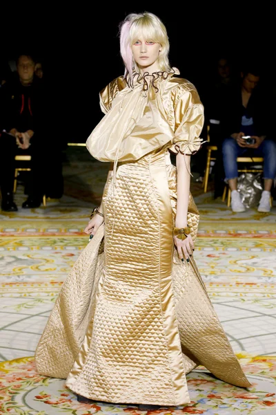 Look 69